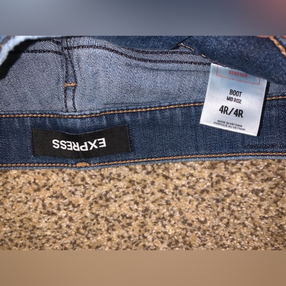 Size 4R Bootcut Midrise blue jeans. Express brand. - Picture 6 of 14